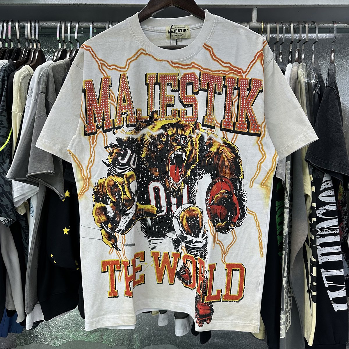 MAJESTIK Fearless 00 Football Bear Graphic T-Shirt ¡ª context